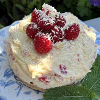 Gluten-Free Raspberry and White Chocolate Cheesecake (No-Bake) Recipe