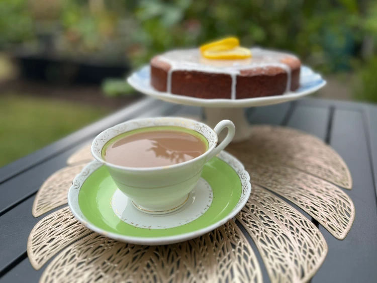 gluten-free Lemon Drizzle cake