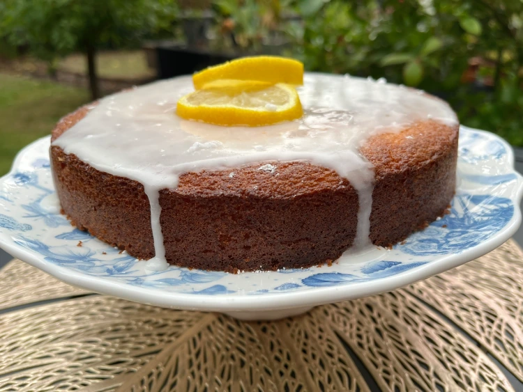 gluten-free Lemon Drizzle cake