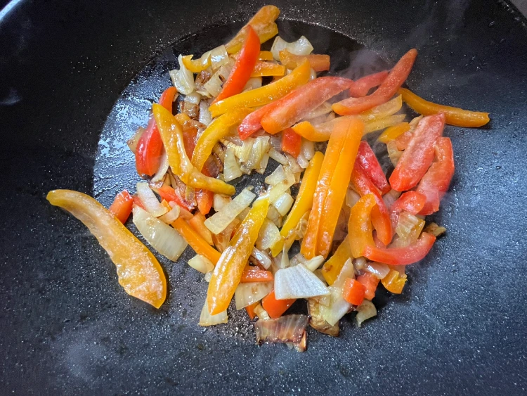 gluten free beef curry peppers and onions