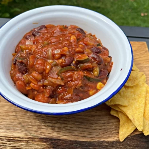 gluten free vegetable chilli with crisps