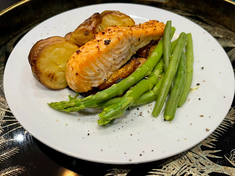 gluten-free chilli trout traybake