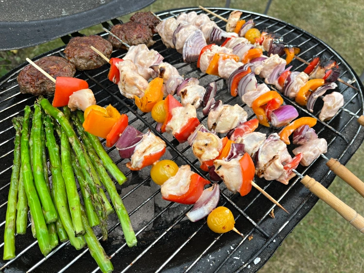 bbq gluten-free shish kebabs with asparagus