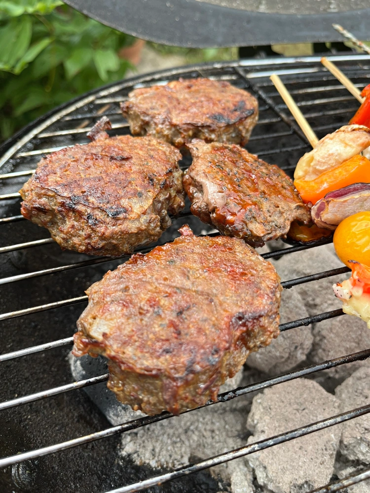 gluten-free mini beef burgers
