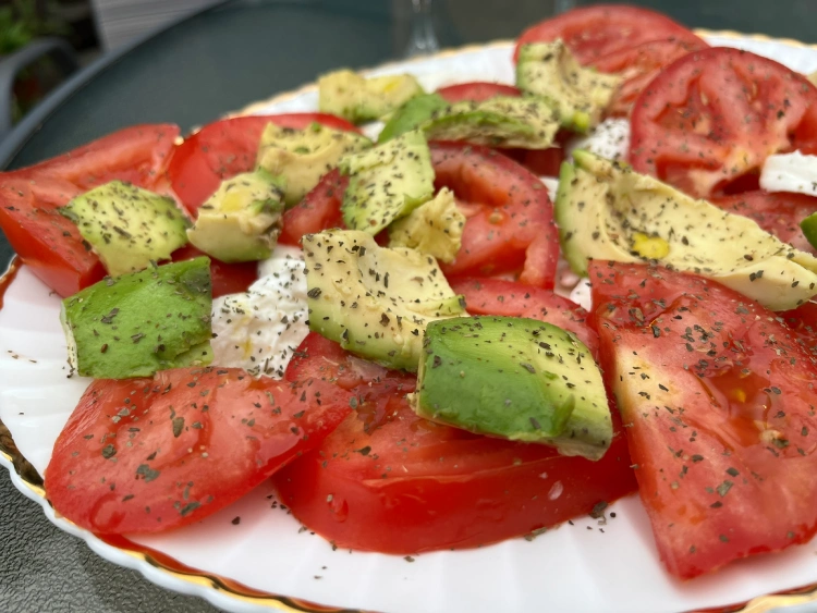 gluten free tomato mozzarella salad front